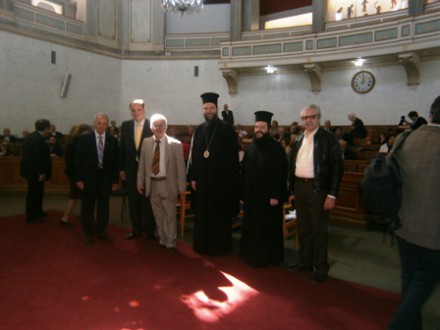 Η ένωσις Σμυρναιων και το ΚΕ.ΜΙ.ΠΟ Νέας Ιωνίας τίμησαν τη μνήμη Του Κωνσταντίνου Δεσμποτόπουλου στην κατάμεστη από κόσμο Μεγάλη Αίθουσα της Παλαιάς Βουλής, όπου εδώ και χρόνια στεγάζεται το Ιστορικό και Εθνολογικό,στις 17 Απριλίου 2016.