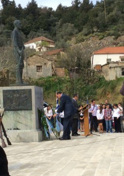 Κατάθεση στεφάνου στο Θέρισο,στις 12 Μαρτίου 2016.